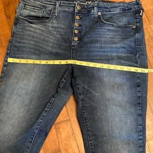 Universal thread stretch denim jeans size 18/34R